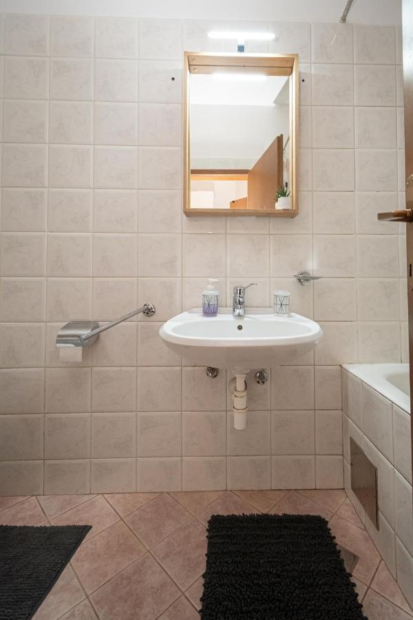 Apartments By The Sea Sukosan, Zadar - 5863 Ngoại thất bức ảnh