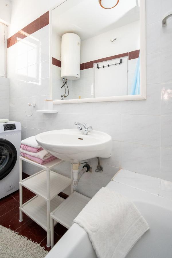 Apartments By The Sea Sukosan, Zadar - 5863 Ngoại thất bức ảnh